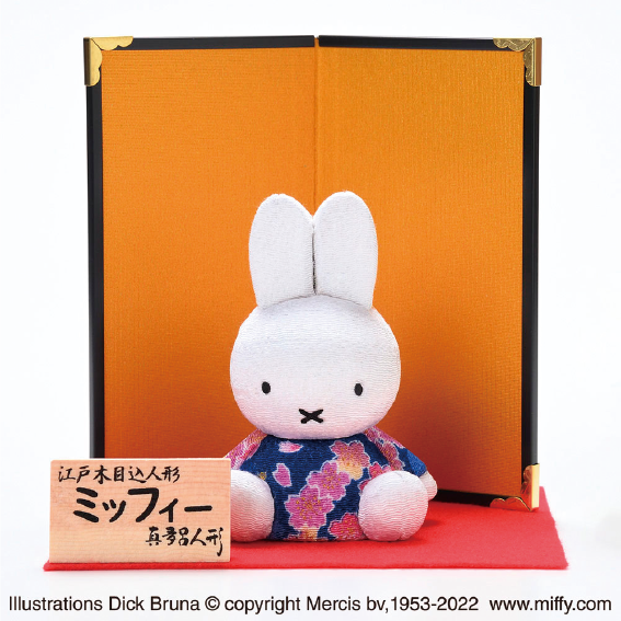 キャラクターとコラボした江戸木目込人形の画像