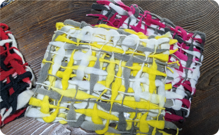 多摩織の技術を駆使したウールストールの画像