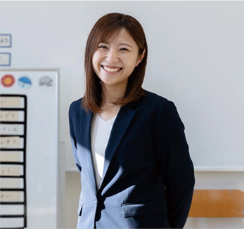 女性の先生の画像