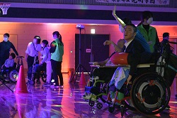 体験をする生徒の画像2