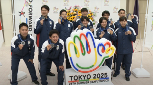 メダリストの選手たちの画像