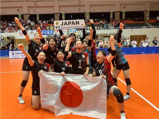 試合後の選手たちの画像