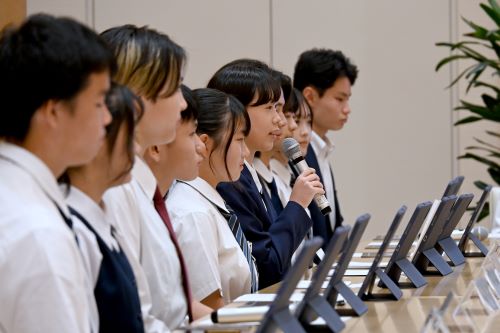 中高生が政策発表