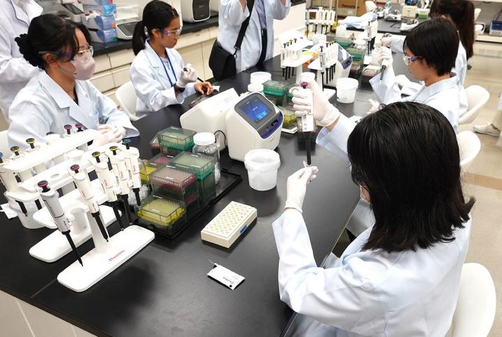 サーモフィッシャーオフィス体験