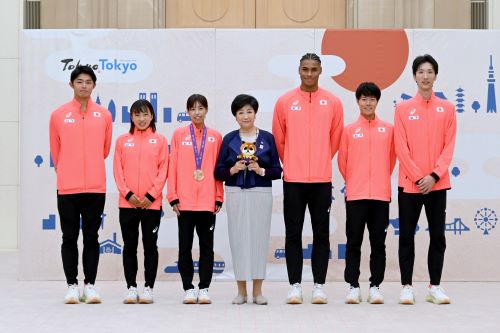 世界陸上選手が表敬訪問