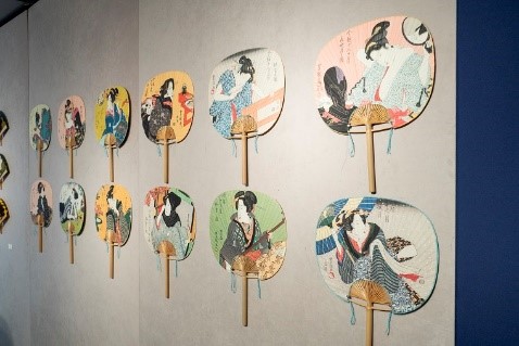 Photo: Ibasen’s rounded fans exhibited at the venue