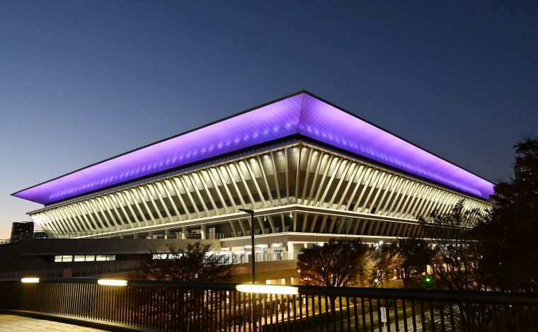 Photo：Lit-up Tokyo Aquatics Centre