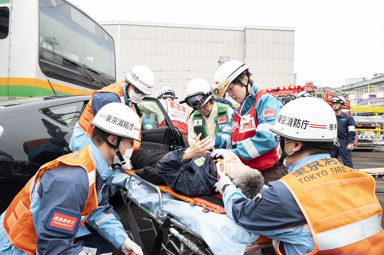 Photo：Training&nbsp;for&nbsp;rescue&nbsp;operations&nbsp;from&nbsp;a&nbsp;passenger&nbsp;car&nbsp;and&nbsp;accompanying&nbsp;medical&nbsp;treatment