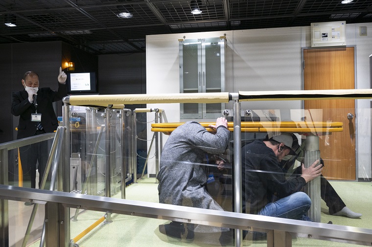 	Photo: Earthquake experience room in theTachikawa Life Safety Learning 	Center
