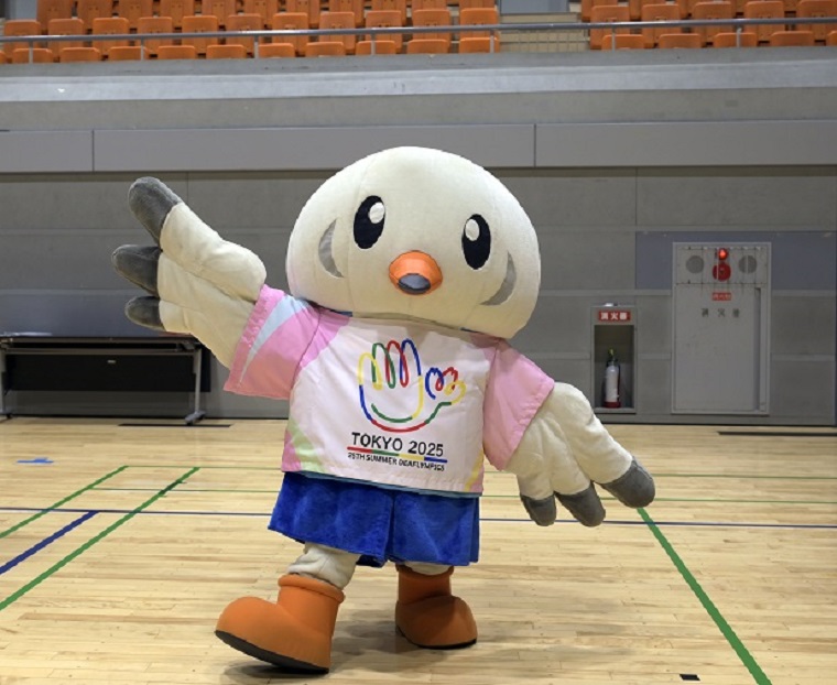 公式マスコットのゆりーとの写真